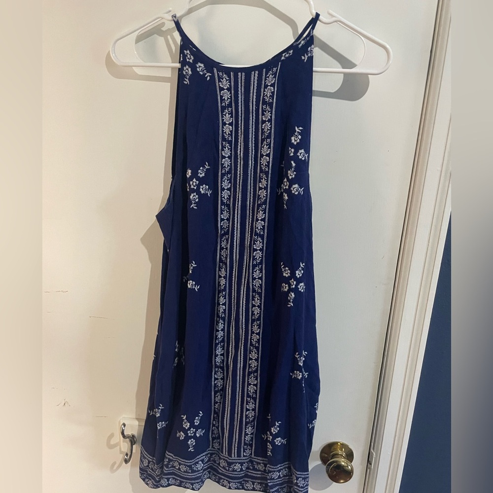Women’s navy and white floral dress from Lulus!